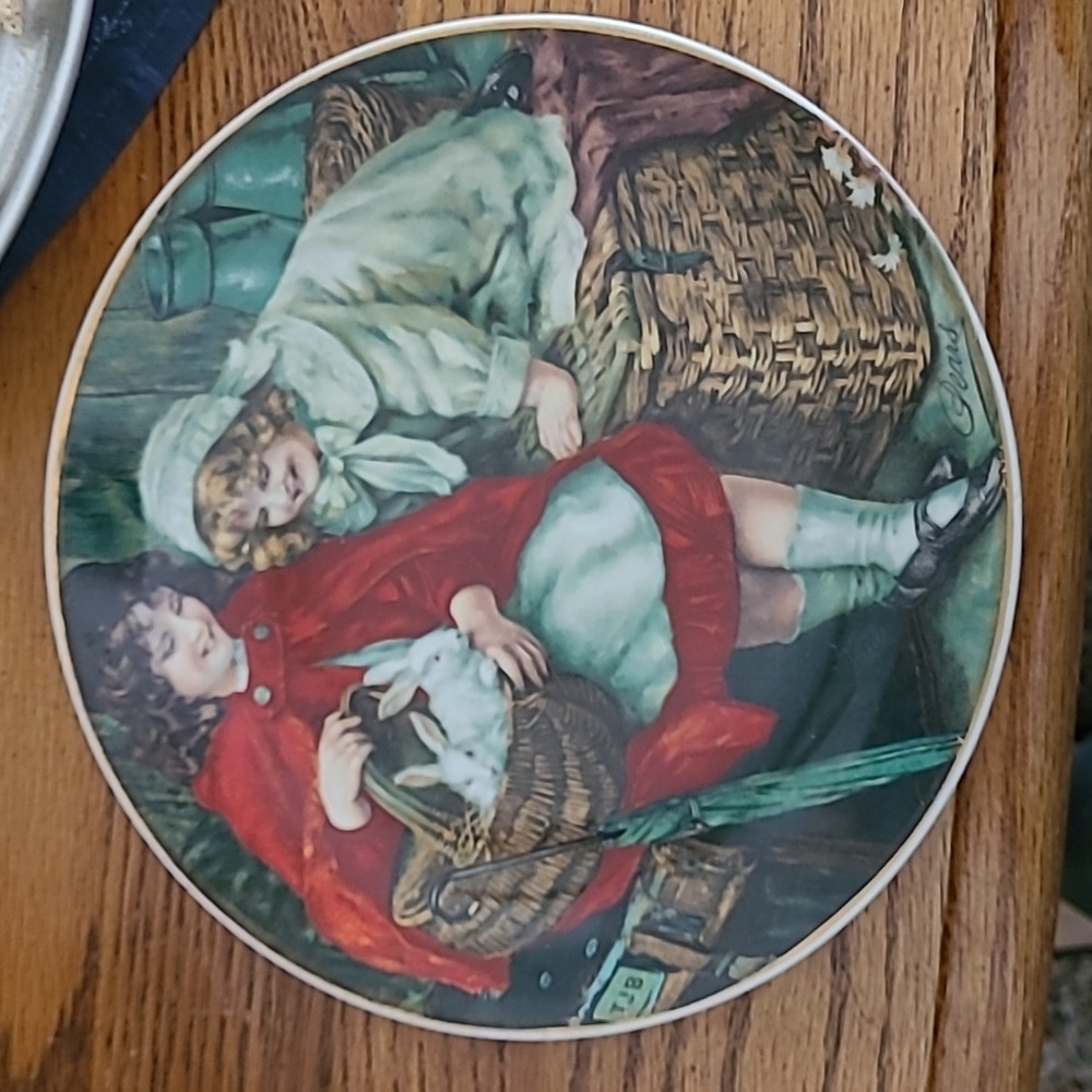 Plate with girls and rabbits